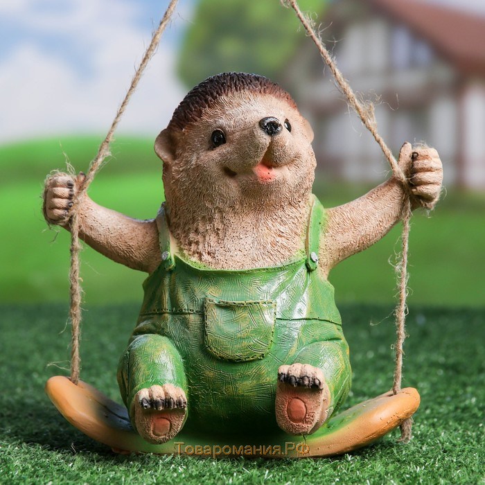 картинка Фигура Ежи на качелях (длина 32см, ширина 15см, высота 30см, вес 1,5кг) магазин Одежда+ являющийся официальным дистрибьютором в России 