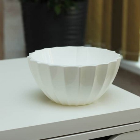 картинка Кашпо Ракушка 2,4л с дрен.вставкой белый (ПластАвеню) магазин Одежда+ являющийся официальным дистрибьютором в России 