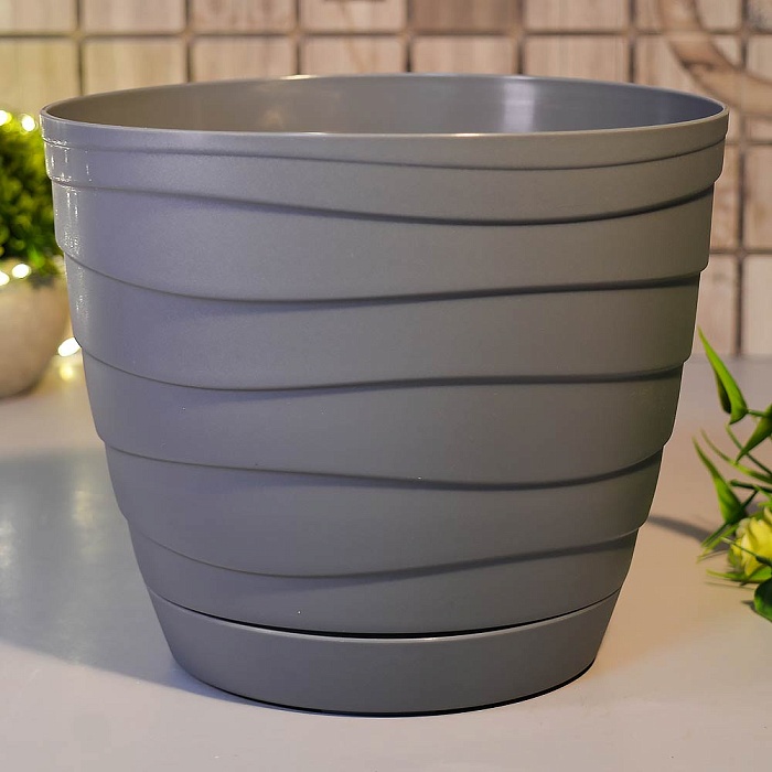 картинка Кашпо Бриз с/п 2,7л серый (Радиан) магазин Одежда+ являющийся официальным дистрибьютором в России 